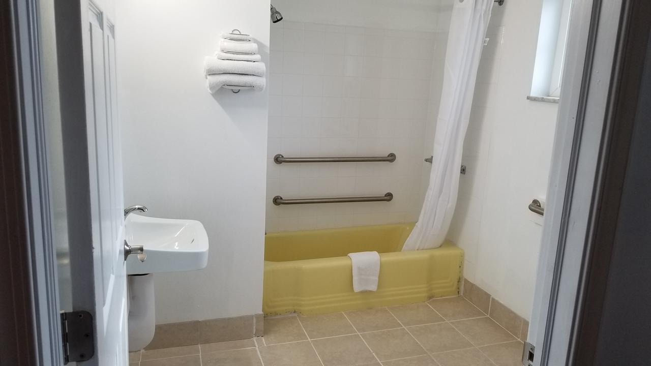 Budget Inn Breezewood Buitenkant foto