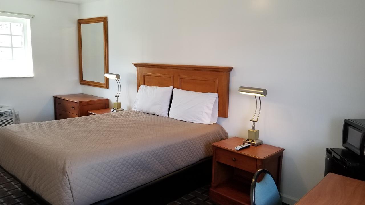 Budget Inn Breezewood Buitenkant foto