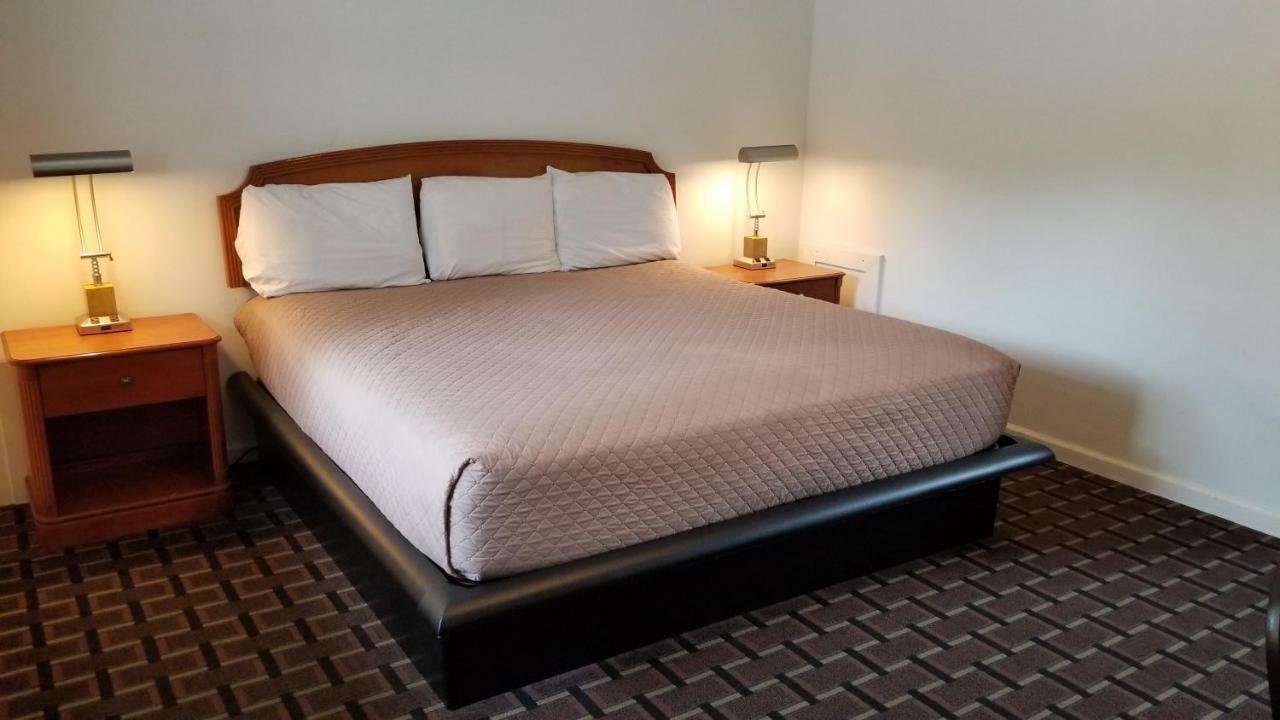 Budget Inn Breezewood Buitenkant foto